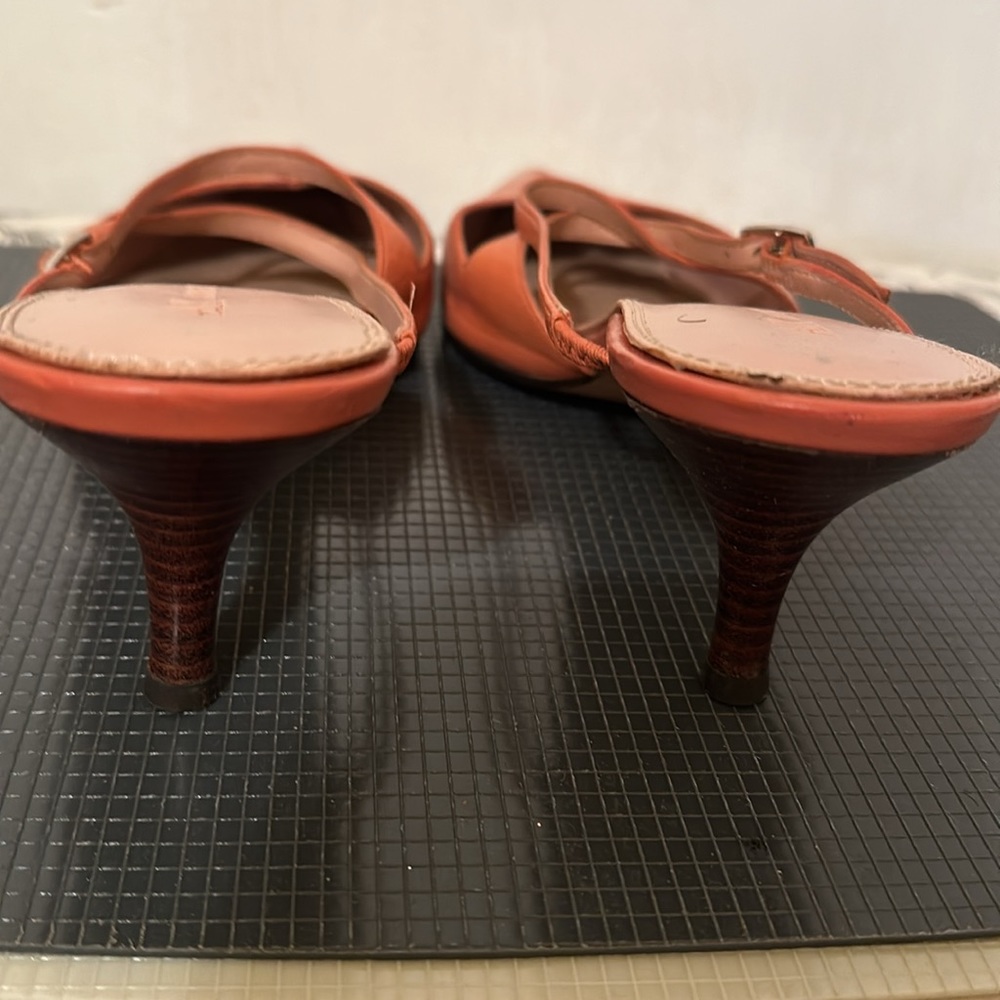 Shoes - Picture 6 of 7